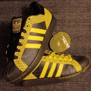 Adidas Men’s Black & Yellow Low-Top Sneakers